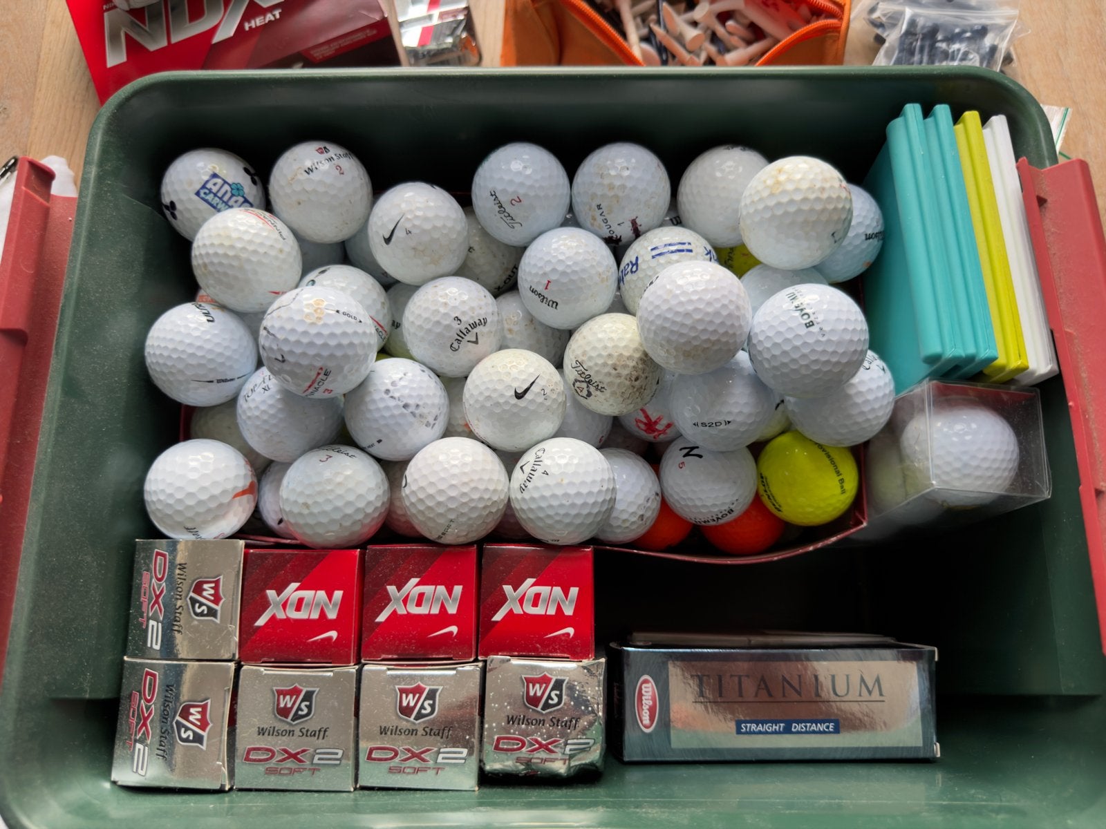 Golfballen (120+) en toebehoren: nieuw en gebruikt, Sport en Fitness, Golf, Ophalen of Verzenden, Gebruikt, Bal(len), Overige merken