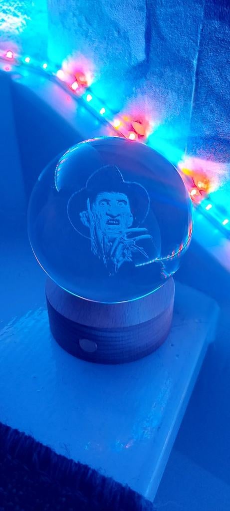Freddy Krueger Kristallen Bol met LED-bais 80mm rond, Ophalen of Verzenden, Zo goed als nieuw, Horror, Film, Decoratief