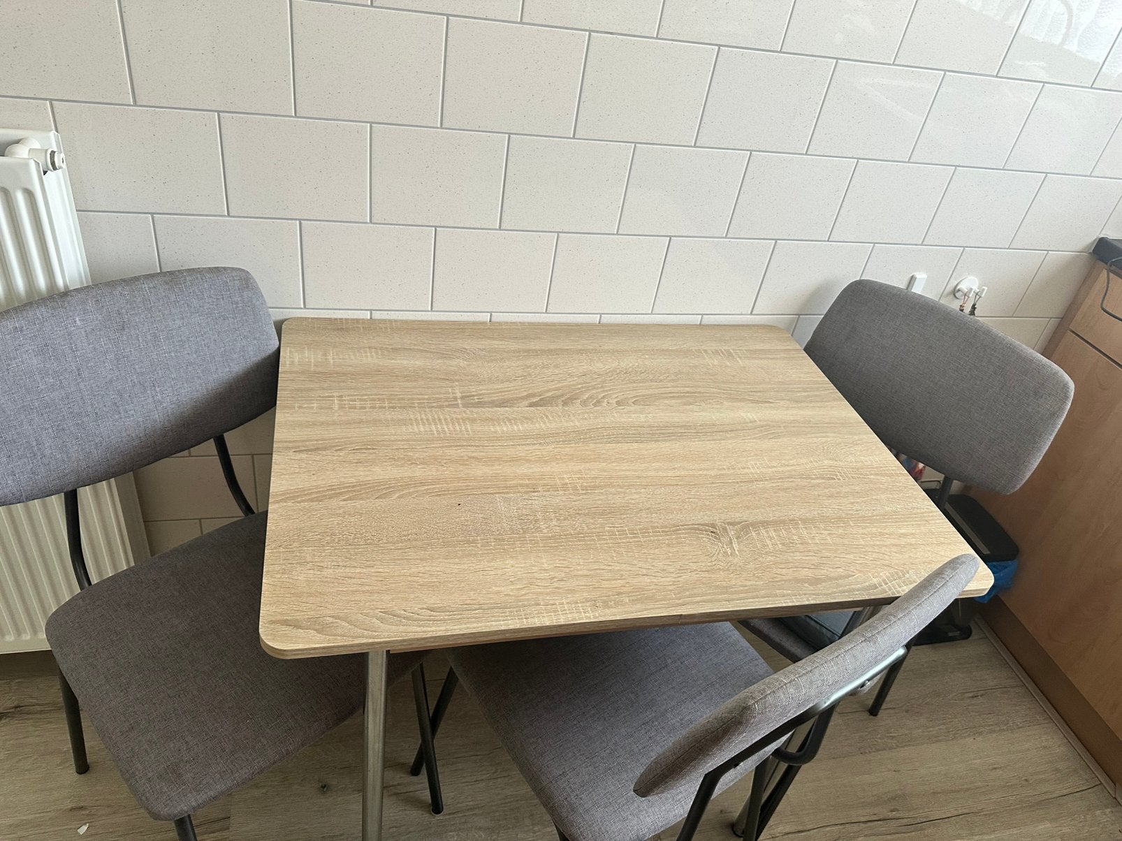 Eettafel met 3 stoelen, Ophalen