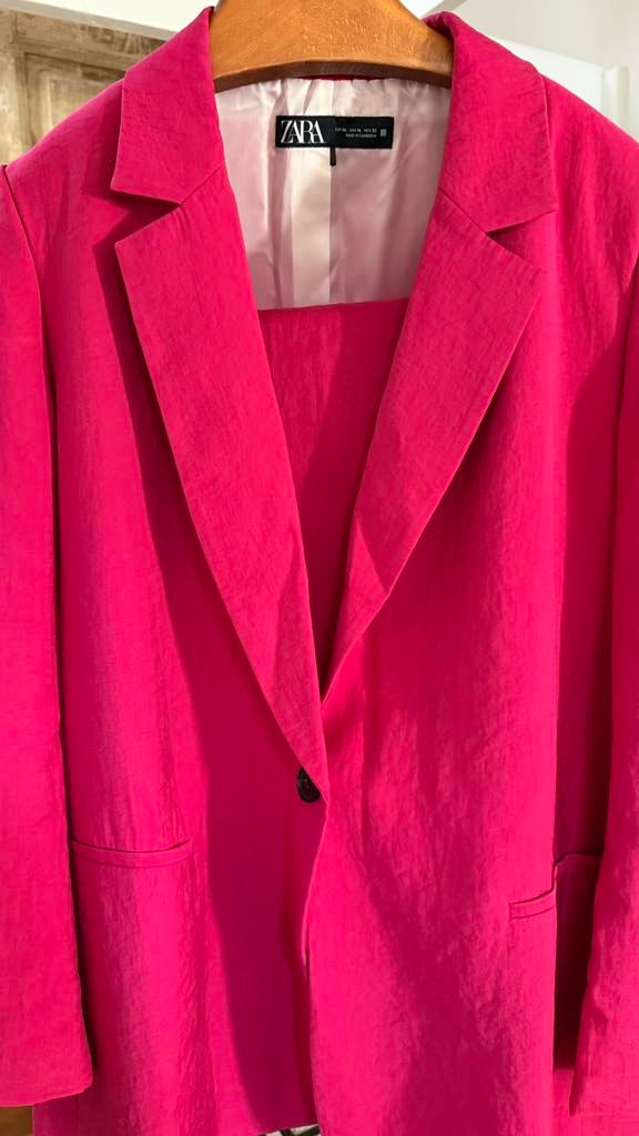 Leuk pak, Verzenden, Zo goed als nieuw, Roze, Kostuum of Pak