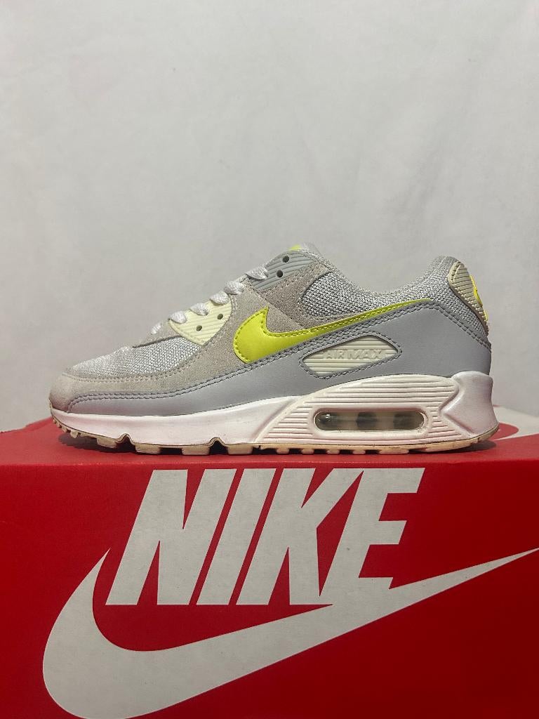 ALS NIEUW! Maat 40 - Nike Air Max 90 Lemon Venom, Kleding | Dames, Schoenen, Overige kleuren, Verzenden, Nike, Nike
