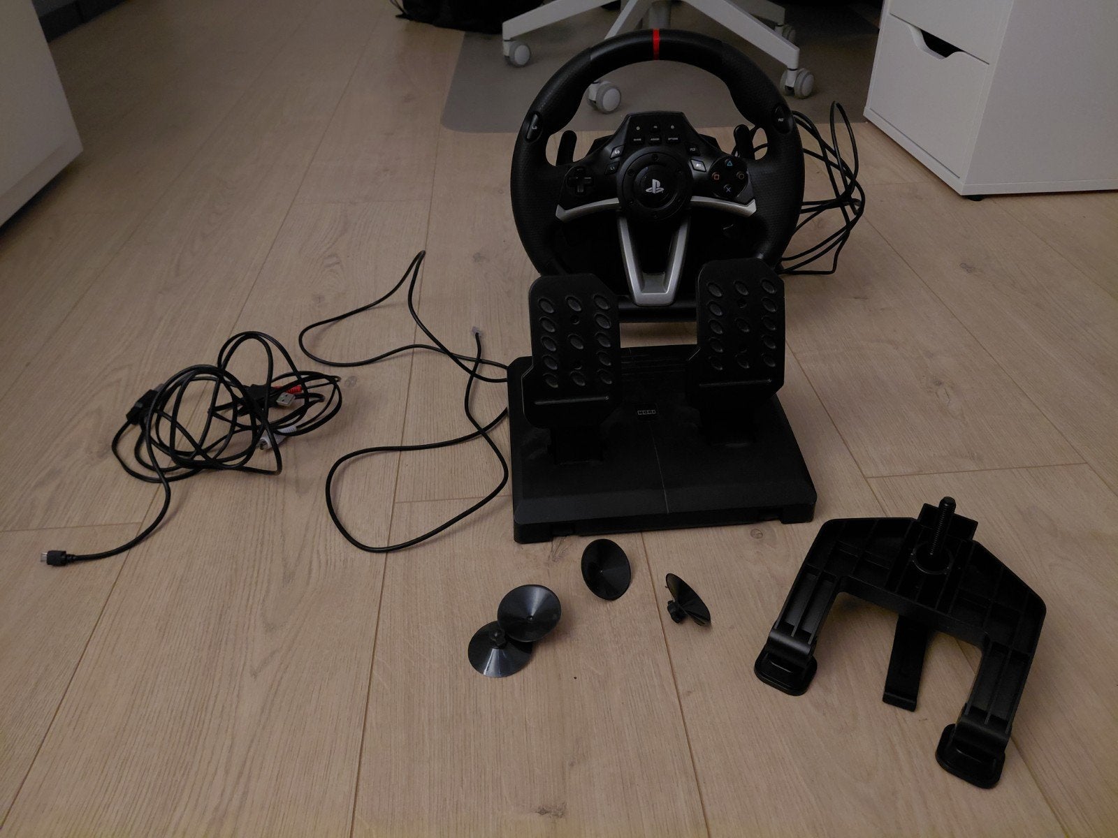 Hori Racing Wheel Apex voor PS4/PS5 met pedalen, Ophalen of Verzenden, Zo goed als nieuw, Stuur of Pedalen, PlayStation 4