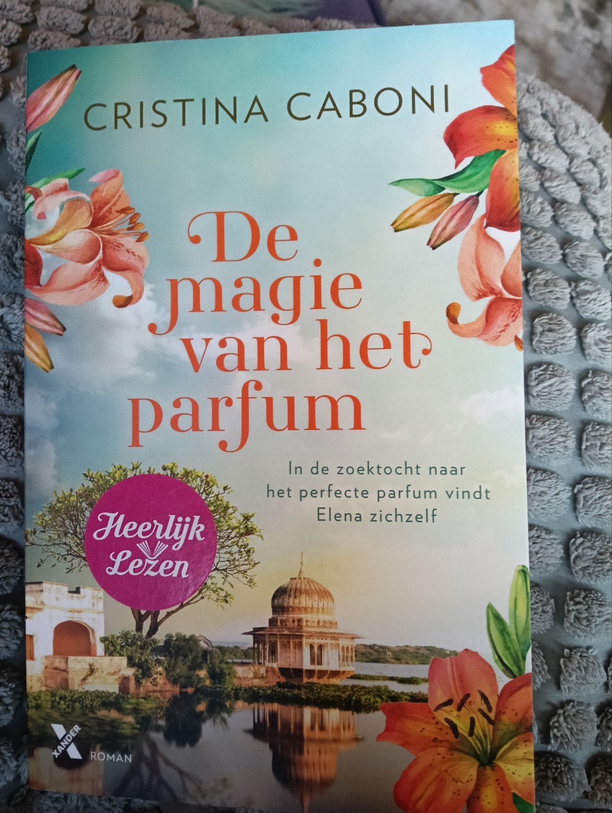 De magie van het parfum - Cristina Caboni, Boeken, Ophalen of Verzenden, Zo goed als nieuw, Cristina Caboni