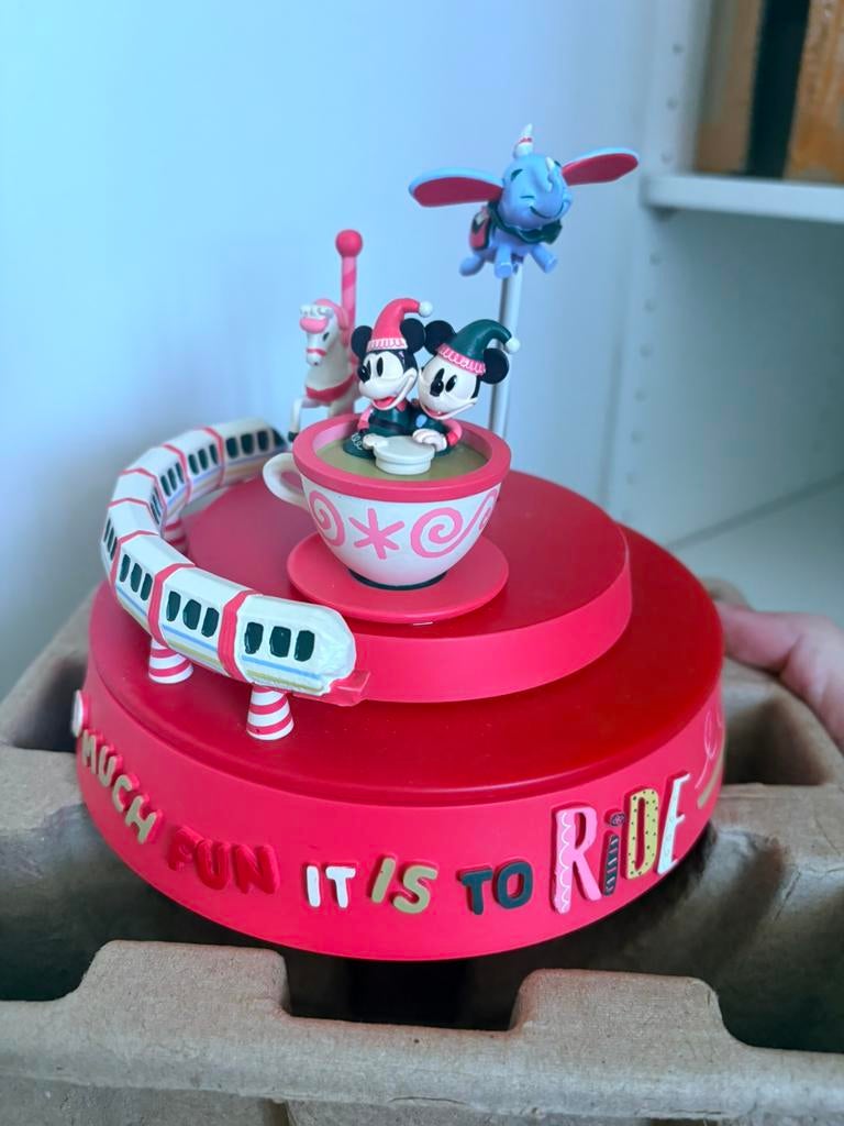 Disney parks kerst muziekdoos beeld, Verzamelen, Ophalen of Verzenden, Zo goed als nieuw, Beeldje of Figuurtje