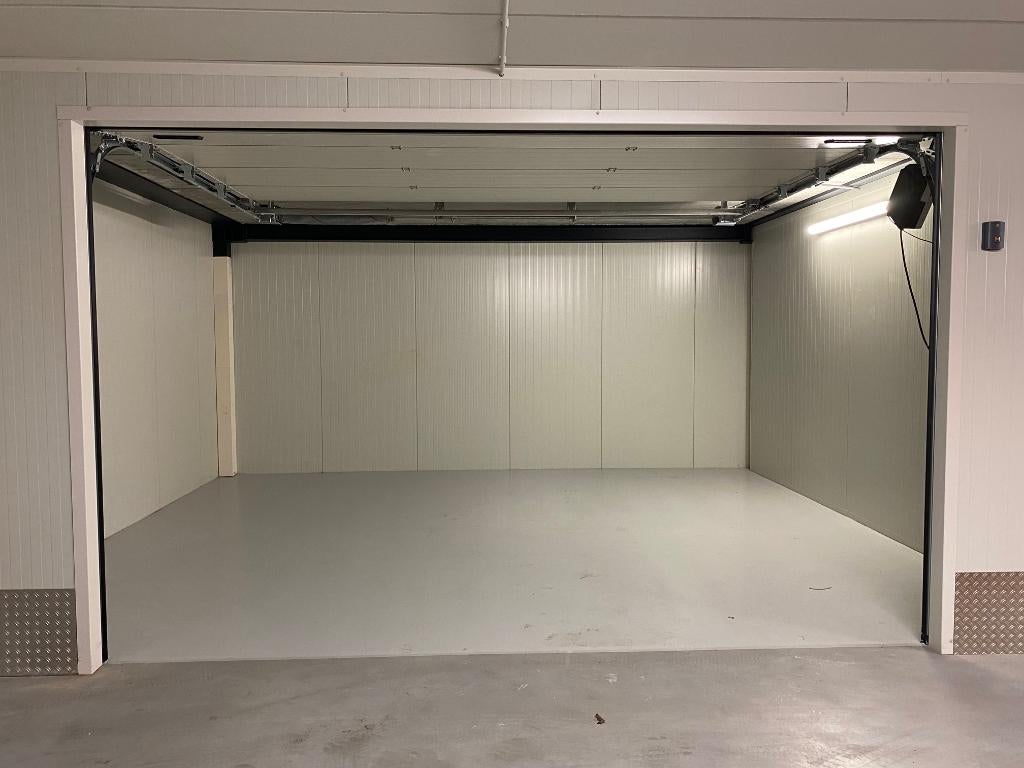 Te huur Garagebox DUBBEL Oosterhout (Elst) 31m2