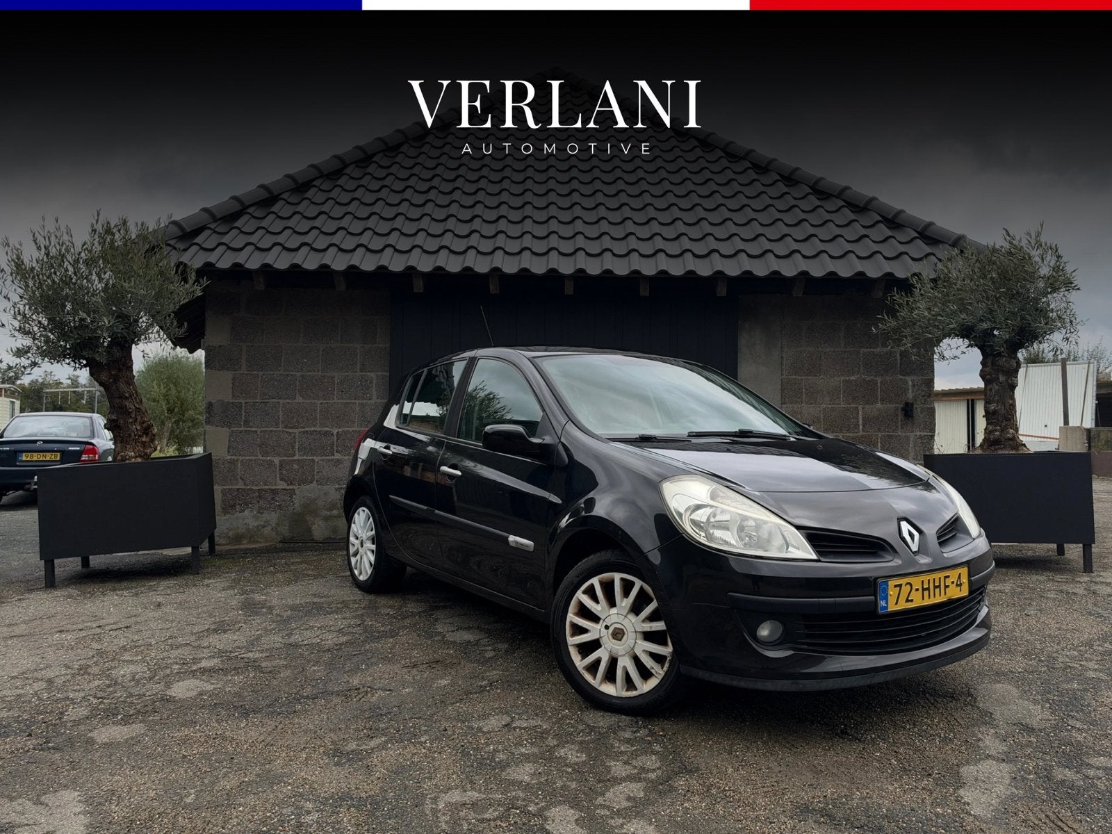 Renault Clio 1.2 16V | Airco | Nieuwe APK  | LM Velgen, Voorwielaandrijving, 74 pk, Zwart, 4 cilinders