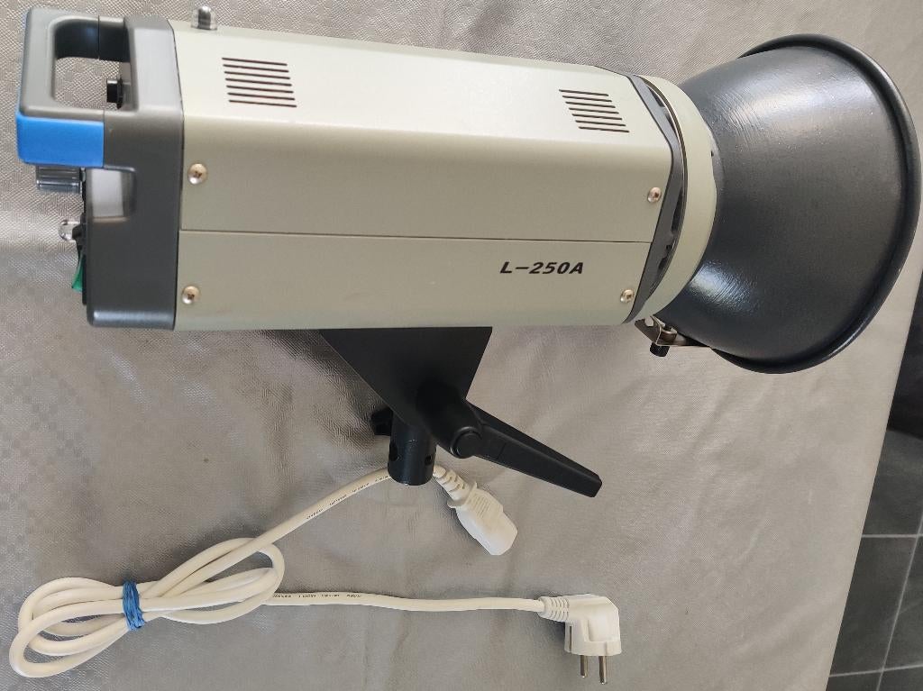 L-250A Studioflitser, Ophalen, Gebruikt, Overige typen