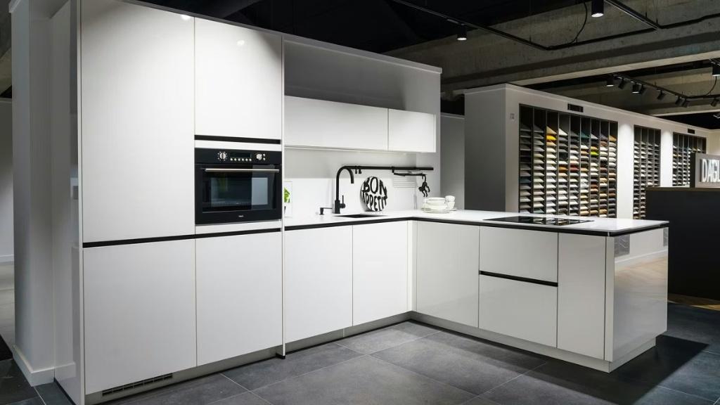 Hoogglans witte keuken, Huis en Inrichting, Keuken | Complete keukens, Ophalen, Wit, Overige typen, Zo goed als nieuw