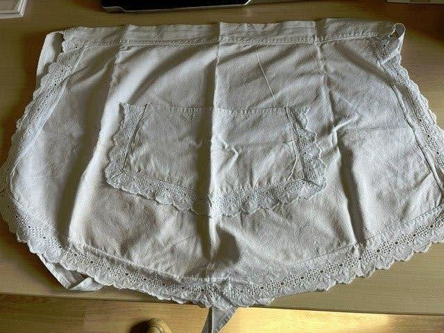 Bedieningsschortje, Wit, Ophalen of Verzenden, Zo goed als nieuw, Schort