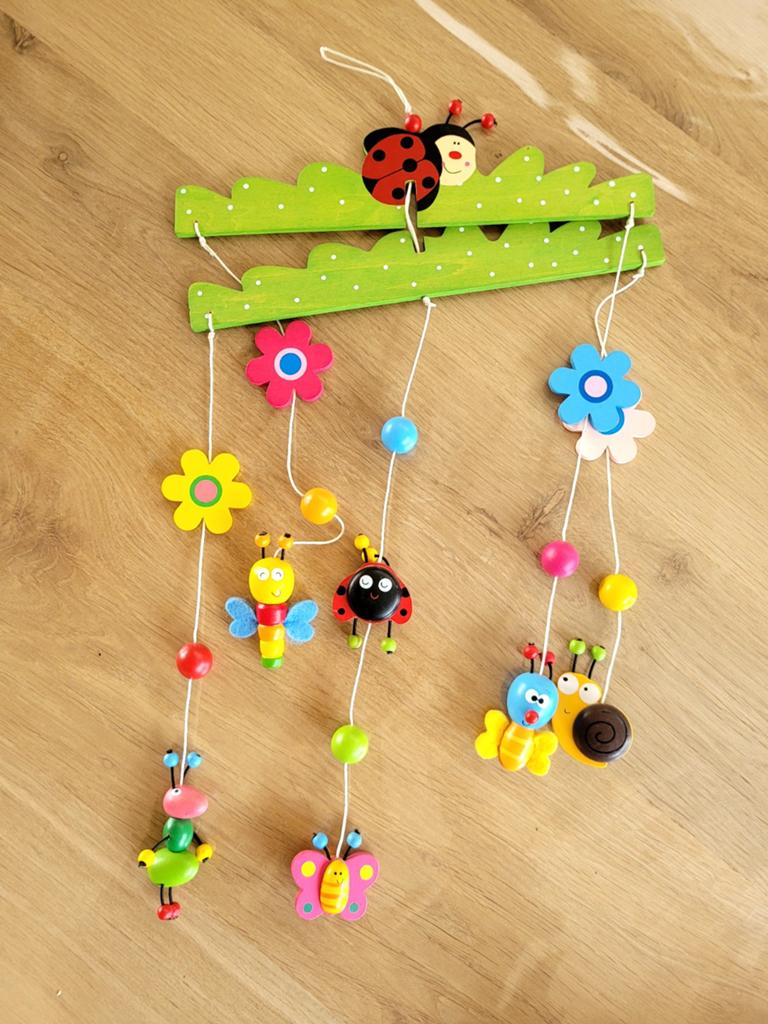 Kleurrijk houten mobiel bloemen en insecten, Ophalen of Verzenden, Zo goed als nieuw, Overige typen