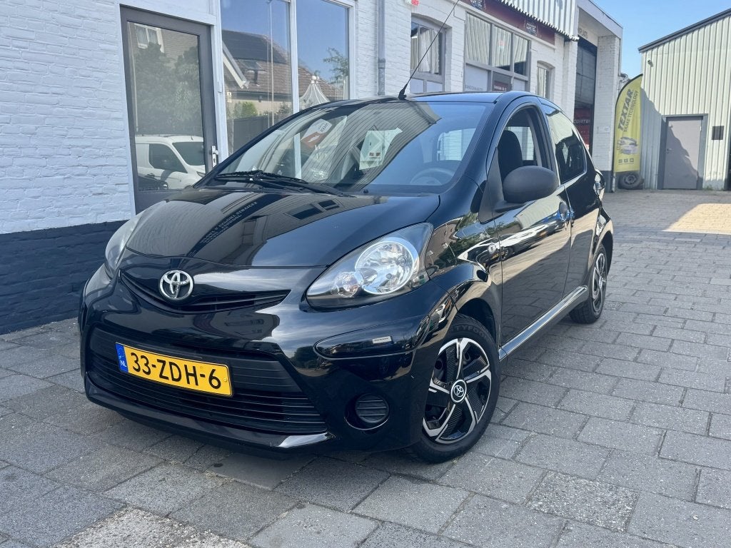 Toyota Aygo 1.0 VVT-i Comfort *Facelift*NAP* (bj 2012), Auto's, Voorwielaandrijving, Euro 5, Gebruikt, 4 stoelen