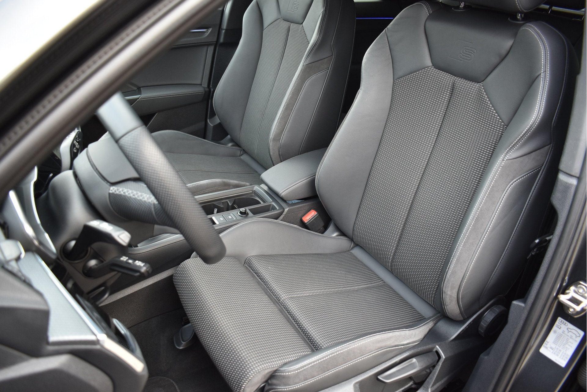 Audi Q3 45 TFSI e S-Line 245 Pk SOH 88% Leder/Stof Navi Came, Auto's, Gebruikt, Leder en Stof, 245 pk, Hybride Elektrisch/Benzine