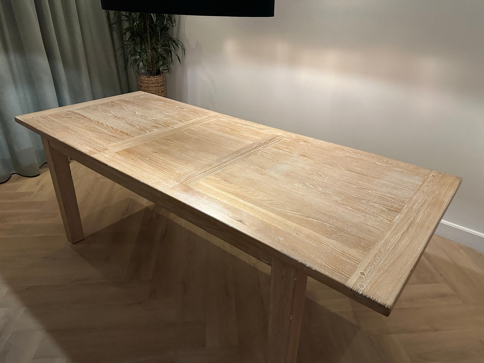 Foto 4 van Eikenhouten eettafel - Uitschuifbaar - goede staat