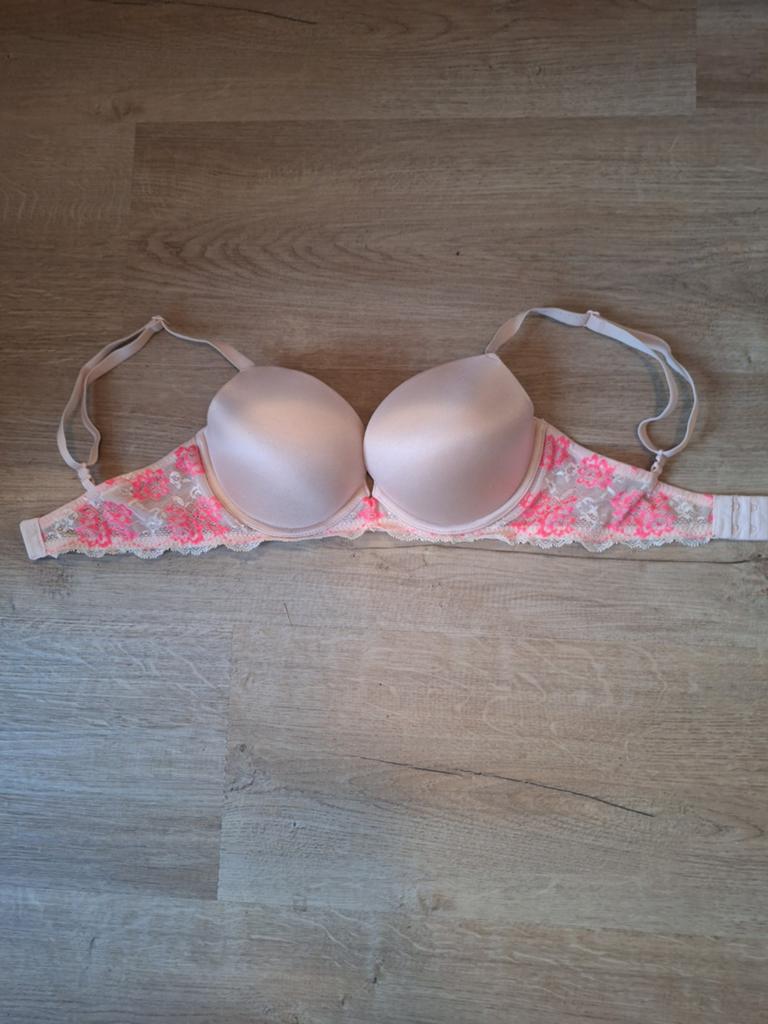 Victoria's Secret BH - Roze kant - Maat 80D, Kleding | Dames, Ondergoed en Lingerie, Victoria's Secret, Ophalen of Verzenden, Roze