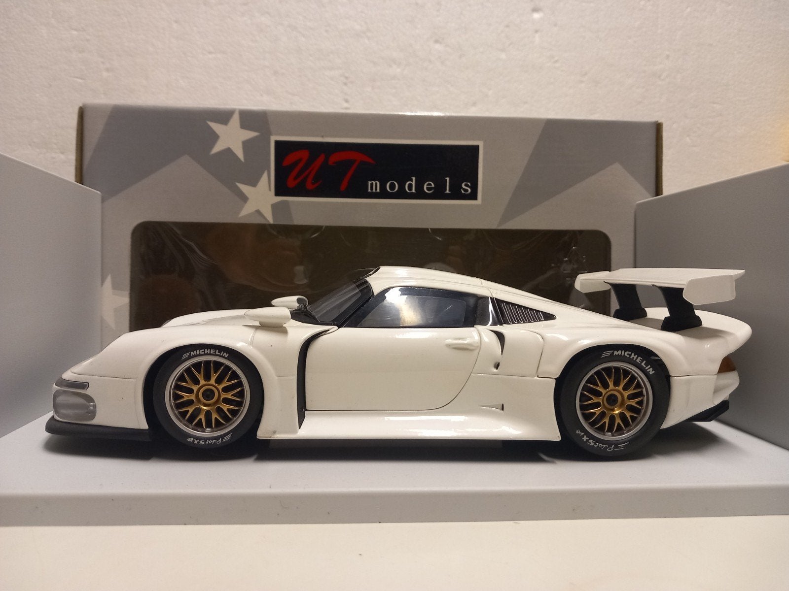 Porsche 911 GT1 wit 1996 Limited UT Models metal 1:18 KRD, Ophalen of Verzenden, Zo goed als nieuw, Auto, Overige merken