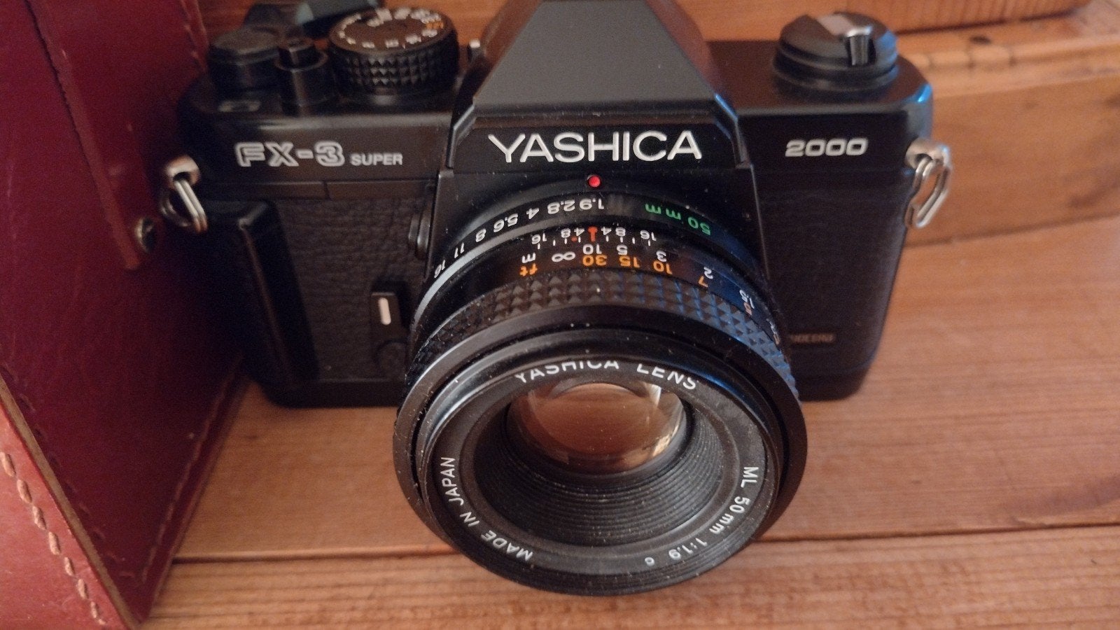 Yashica FX-3 Super 2000 Spiegelreflexcamera met tas, Ophalen of Verzenden, Gebruikt, Compact