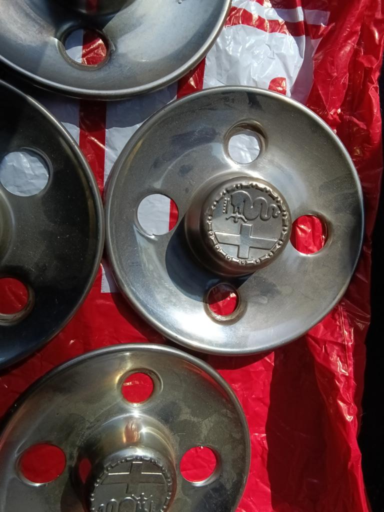 Metalen alfa Romeo wieldoppen, Ophalen