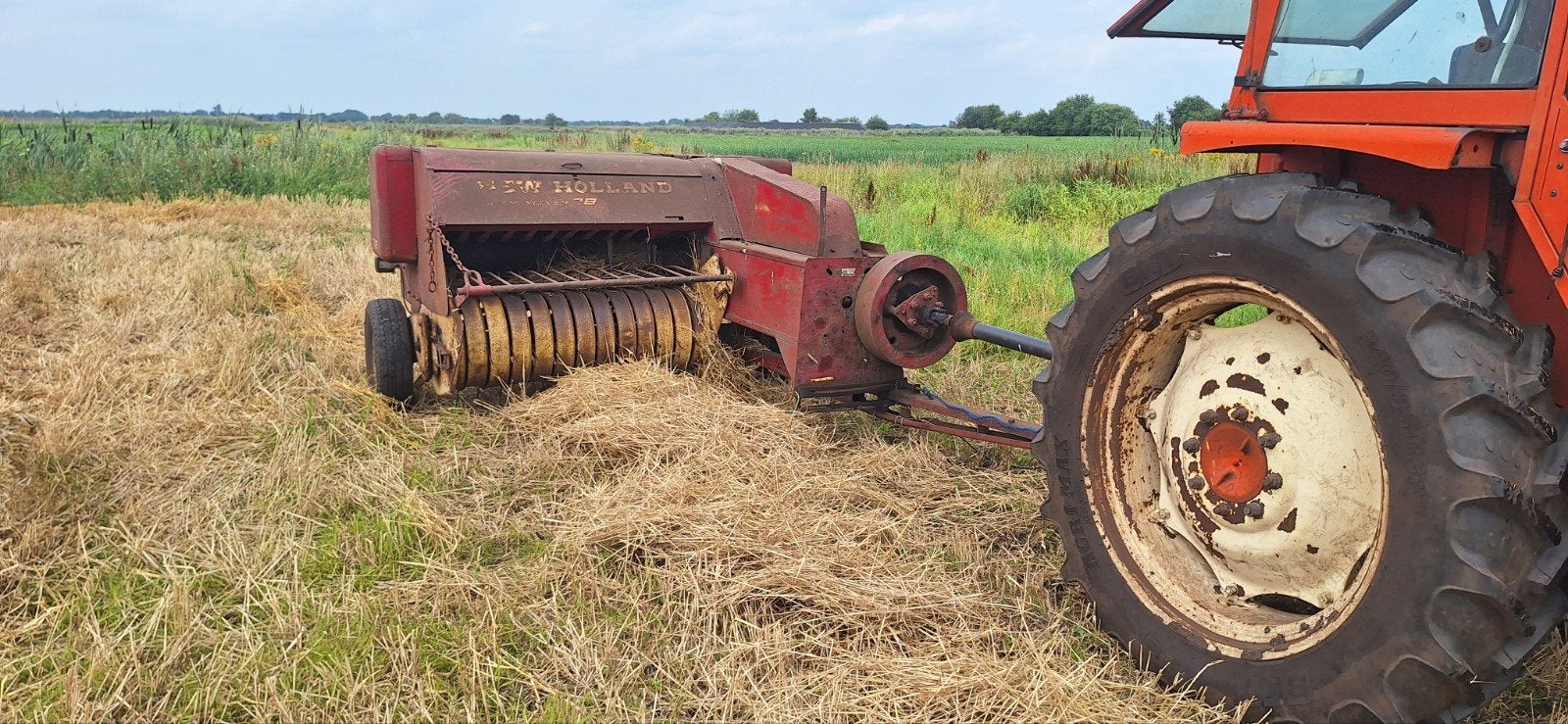 New Holland Hayliner 78 Balenpers met Handleiding, Ophalen