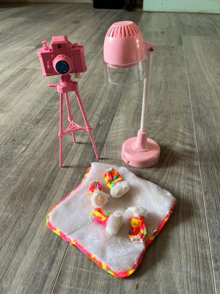 Vintage haardroger, kapsalon, fototoestel op statief Barbie, Ophalen of Verzenden, Gebruikt, Accessoires