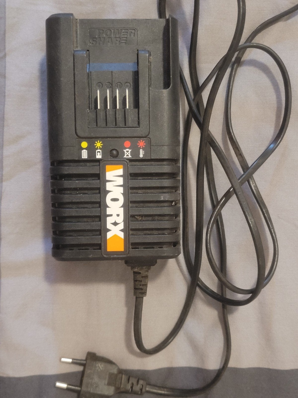 Worx WA3860 Acculader 14.4V/20V 2.0A, Ophalen, Zo goed als nieuw