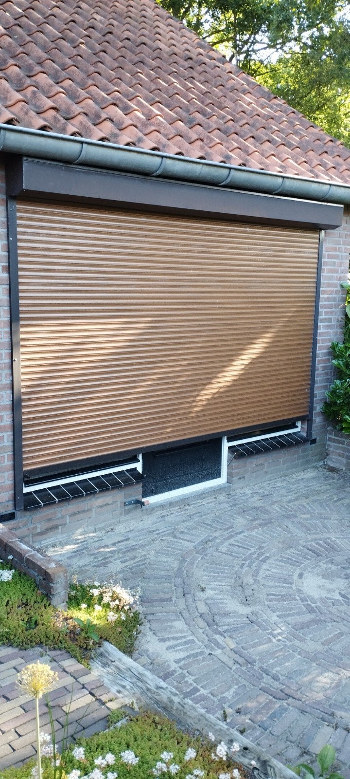 Degalux rolluik in goede staat. Handbediend. Is gedemonteerd, Ophalen, Gebruikt, Bruin, 200 cm of meer