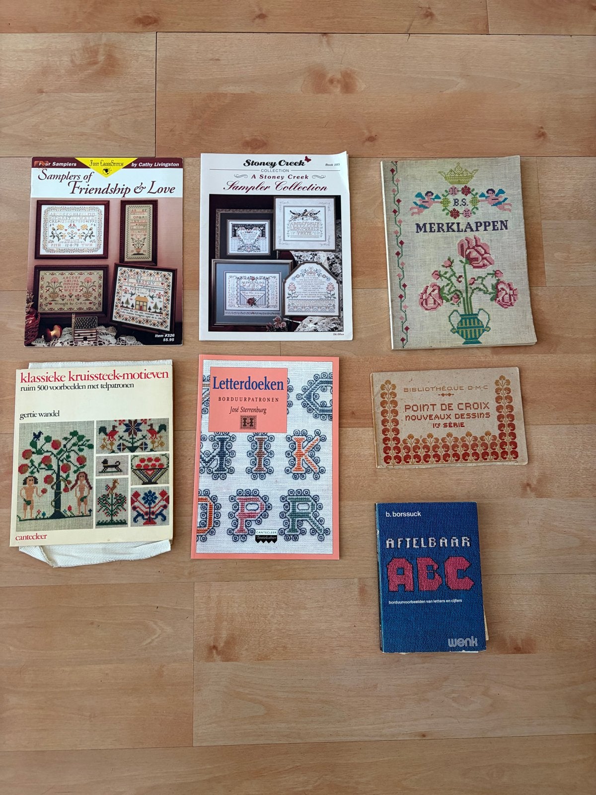 Collectie Borduurpatronen en Merklappen Boeken, Ophalen of Verzenden, Gebruikt, Handborduren, Patroon