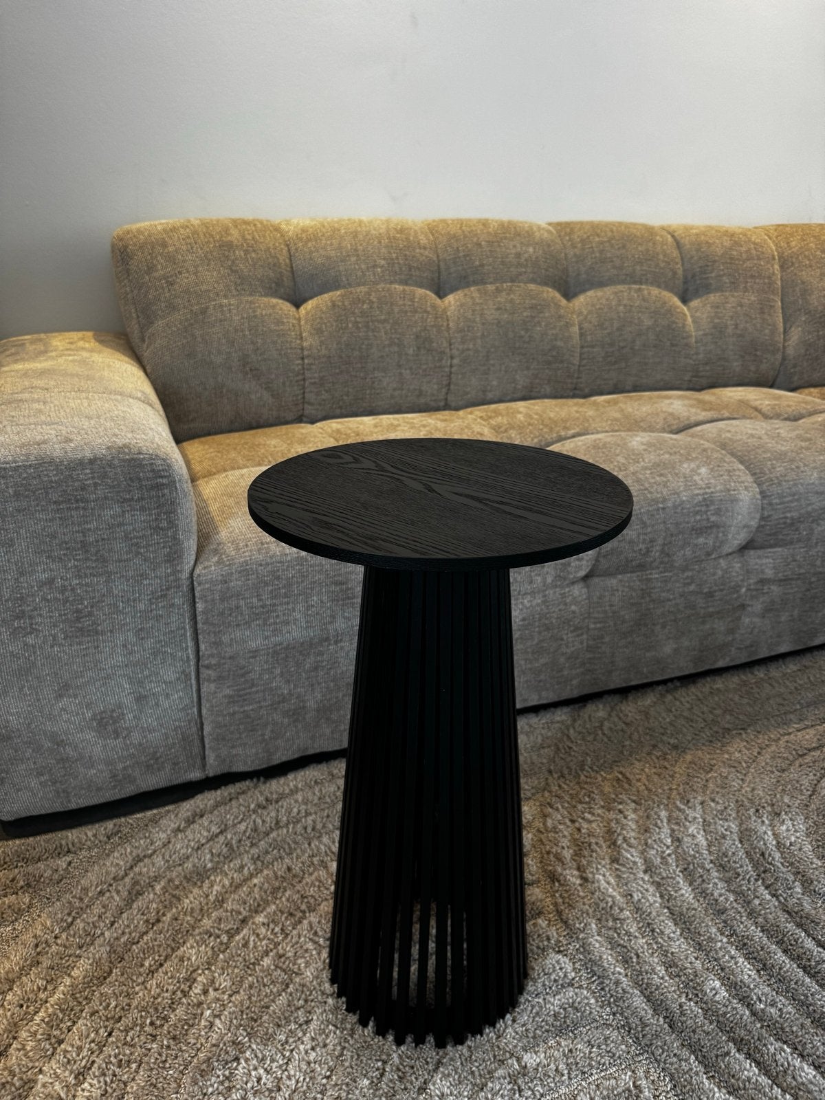 zwarte bijzettafel met latten, Minder dan 55 cm, Rond, Zo goed als nieuw, Hout