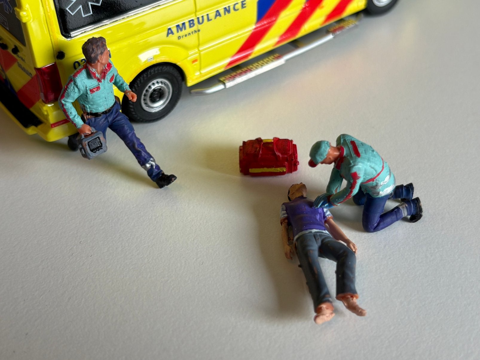 Ambulance figuren reanimatie, Ophalen of Verzenden, Zo goed als nieuw, Auto, Overige merken