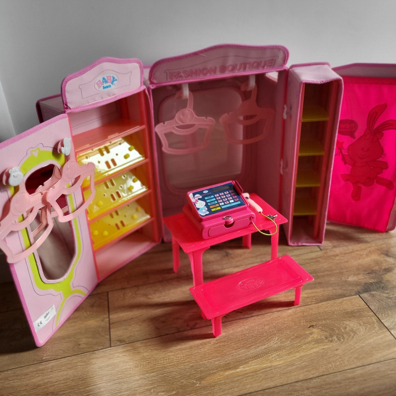 Baby Born Boutique kleding kastje met werkende Kassa scanner, Ophalen of Verzenden, Zo goed als nieuw, Babypop