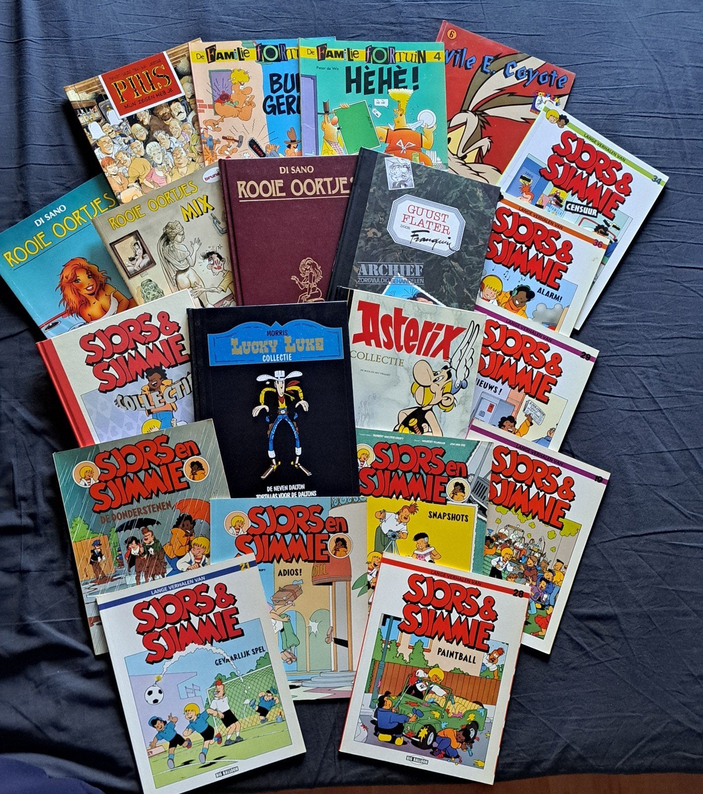 Collectie strips, o.a. Sjors en Sjimmie, Lucky Luke, Asterix, Meerdere stripboeken, Ophalen of Verzenden, Gelezen