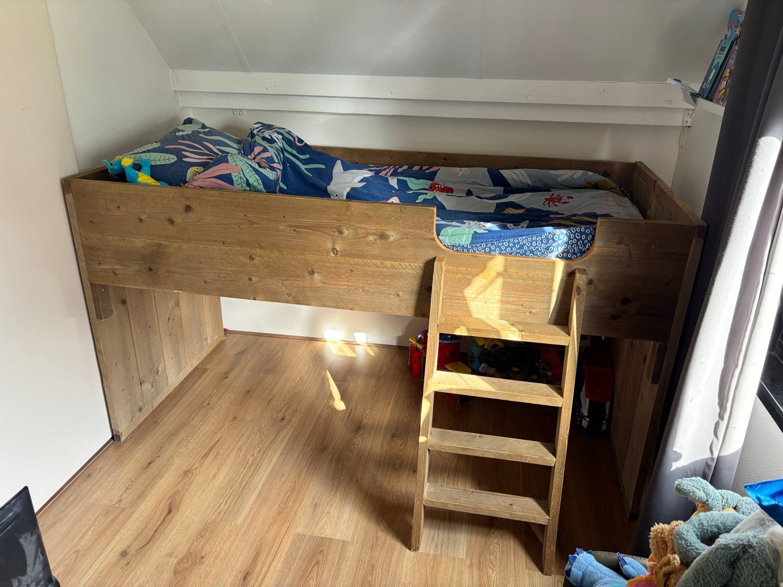 Stevige houten halfhoogslaper met ladder, 90 cm, Eenpersoons, Minder dan 160 cm, Ophalen of Verzenden