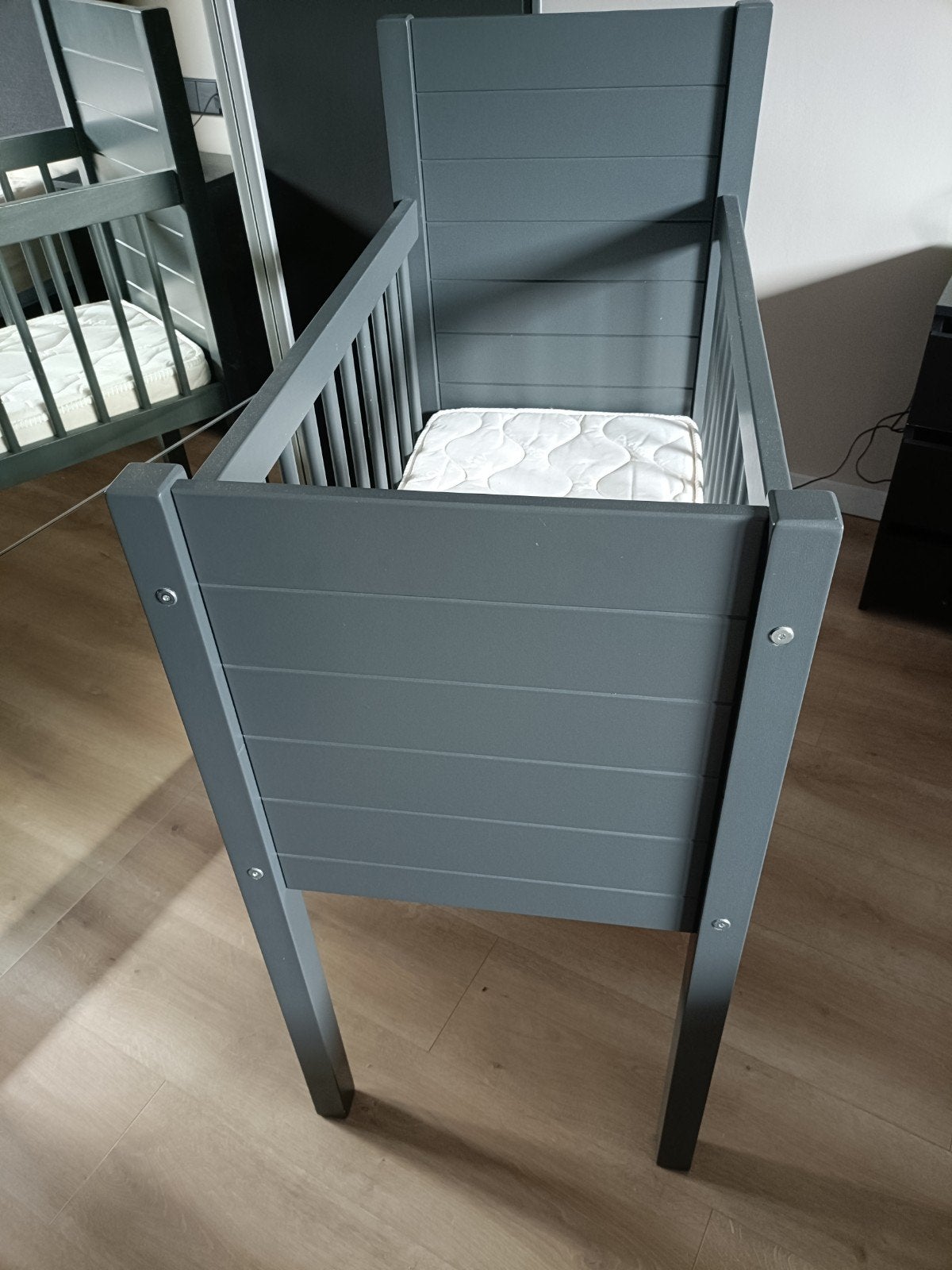 kidsmill Noa Antraciet met Matrasje - Zo goed als nieuw, Ophalen of Verzenden, Zo goed als nieuw, Wieg