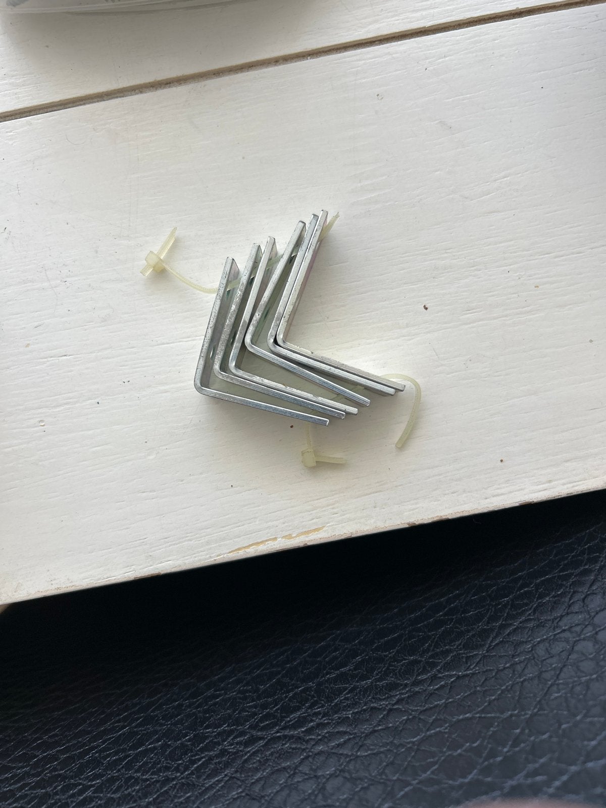 Hoekbeugels metaal - Set van 6 stuks, Ophalen of Verzenden, Gebruikt