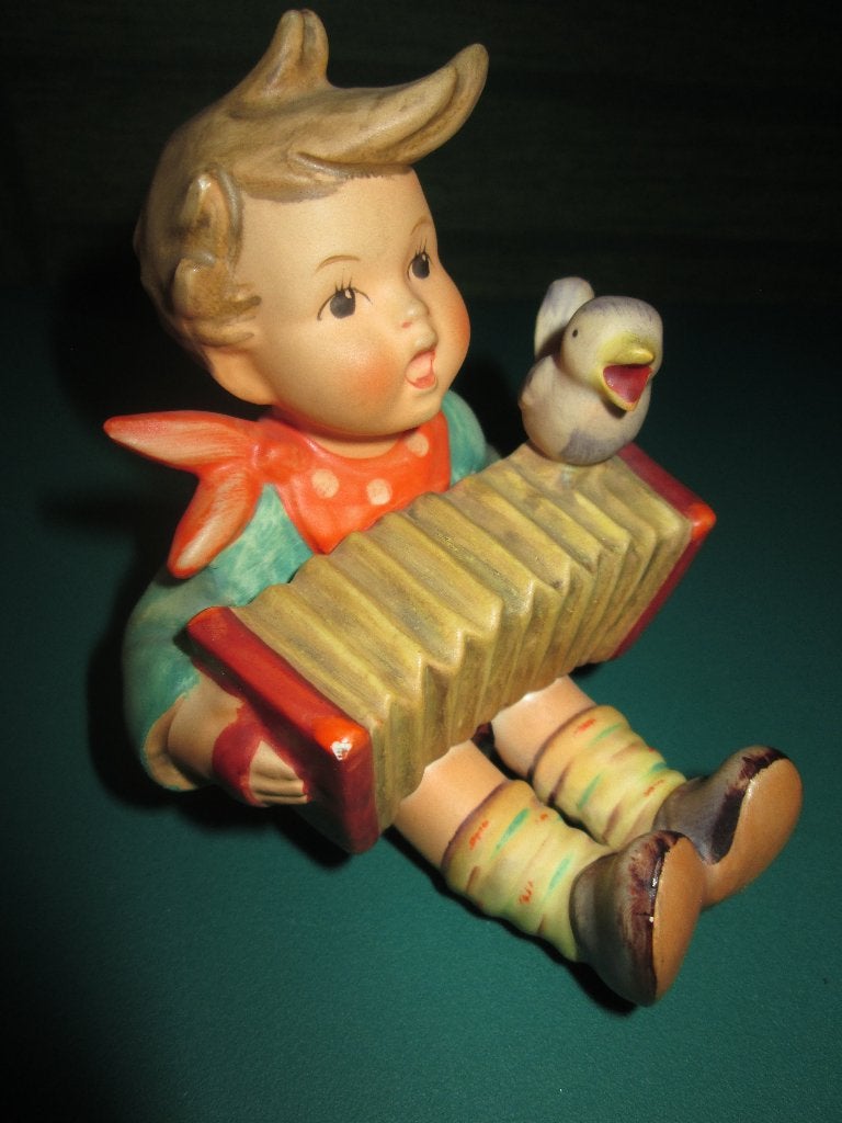 Hummel nr. 1938 Let's sing jongen vogel accordeon uit 1979, Verzamelen, Ophalen of Verzenden, Zo goed als nieuw, Hummel