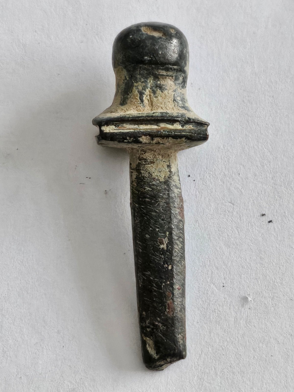 Oud bronzen Romeins Gladiator necklace amulet, Ophalen of Verzenden