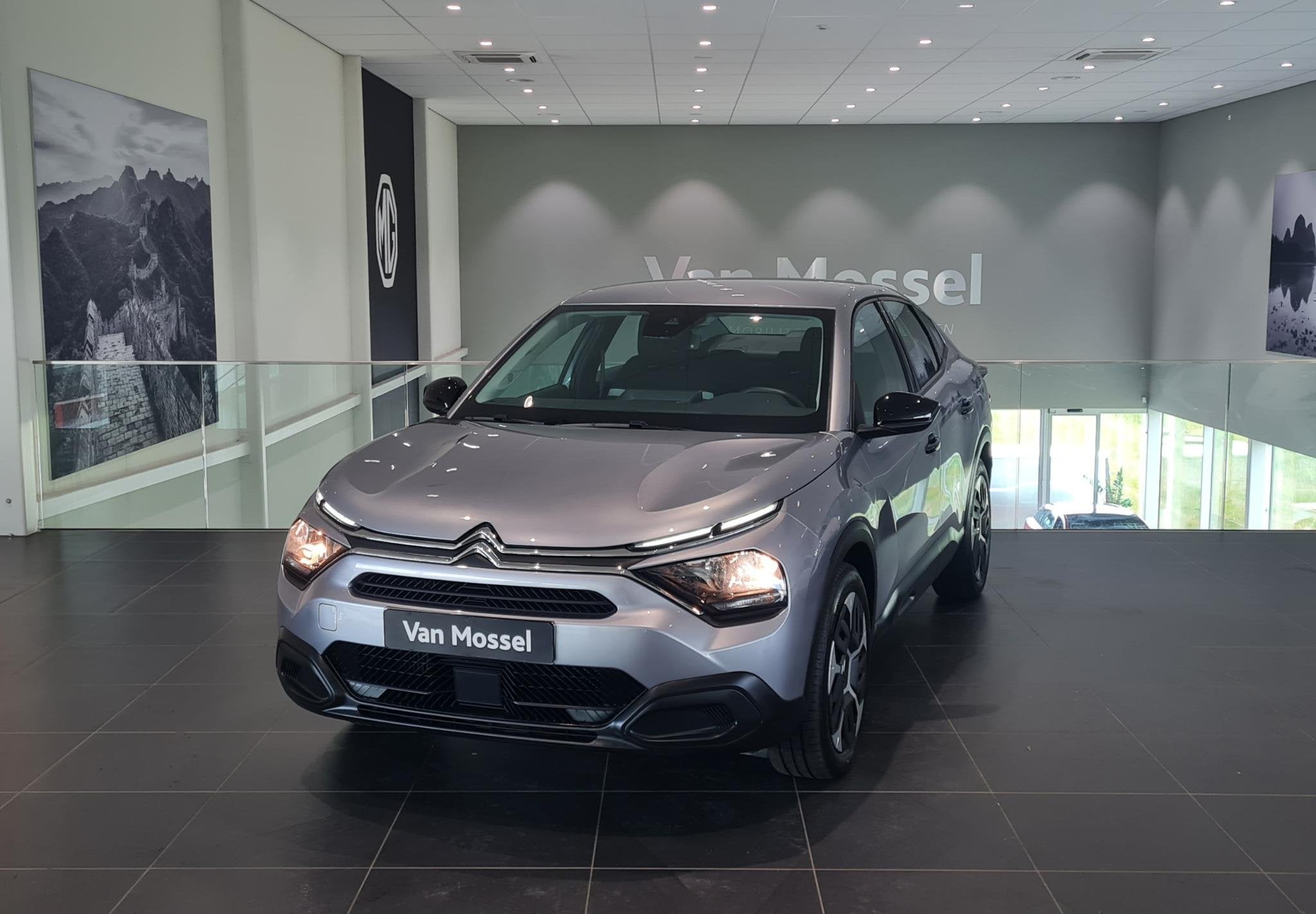 Citroen C4 X 1.2 100PK You | Navigatie | Apple Carplay/Andro, Auto's, Citroën, Voorwielaandrijving, 12 maanden, Gebruikt, Euro 6