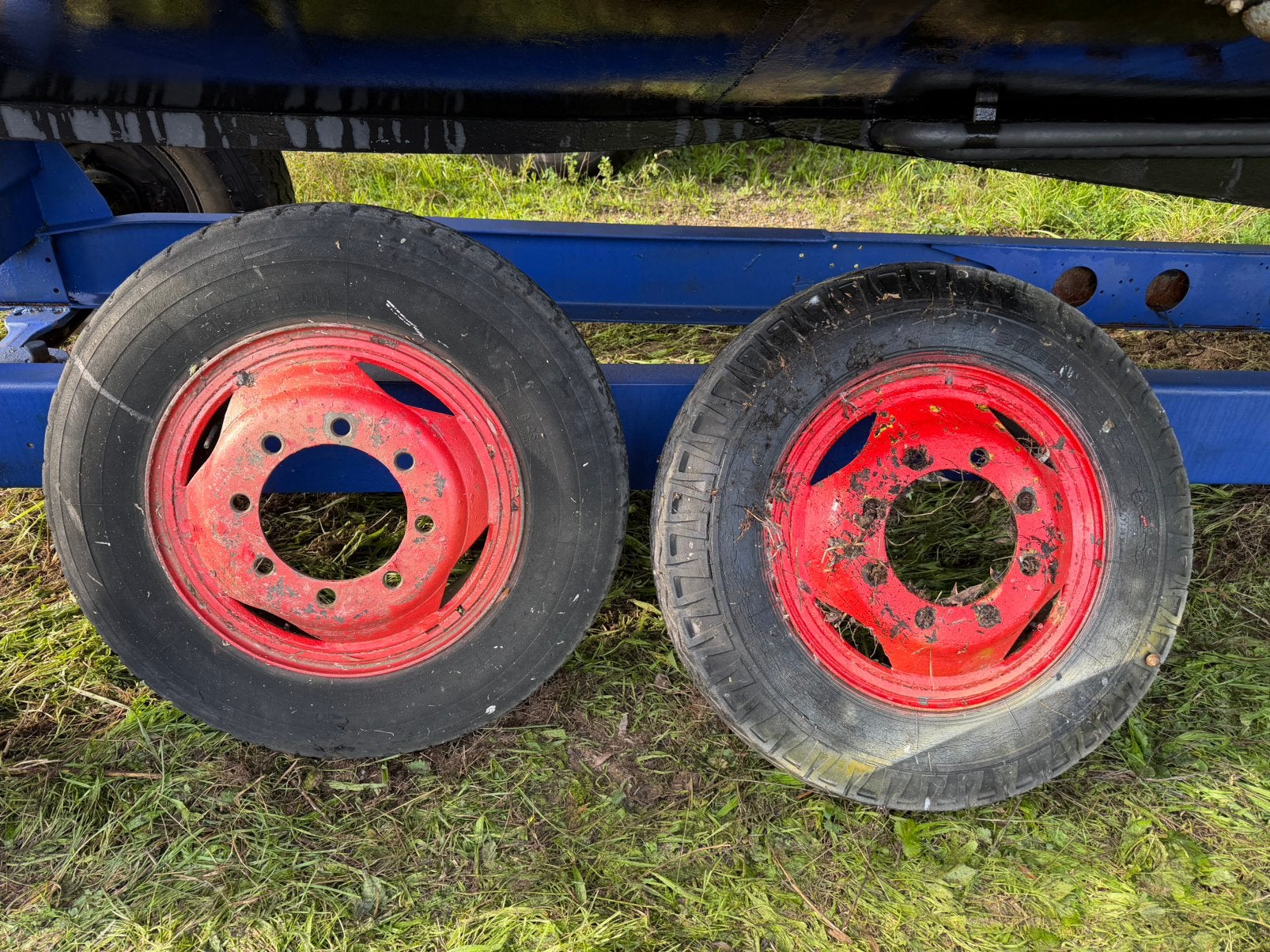 2 vrachtwagen wielen  / botenkar wielen, Ophalen of Verzenden