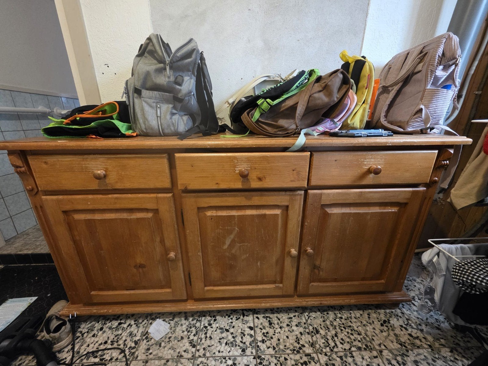 Gratis houten dressoir met lades en deuren, Ophalen, Gebruikt, Met lade(s), 150 tot 200 cm