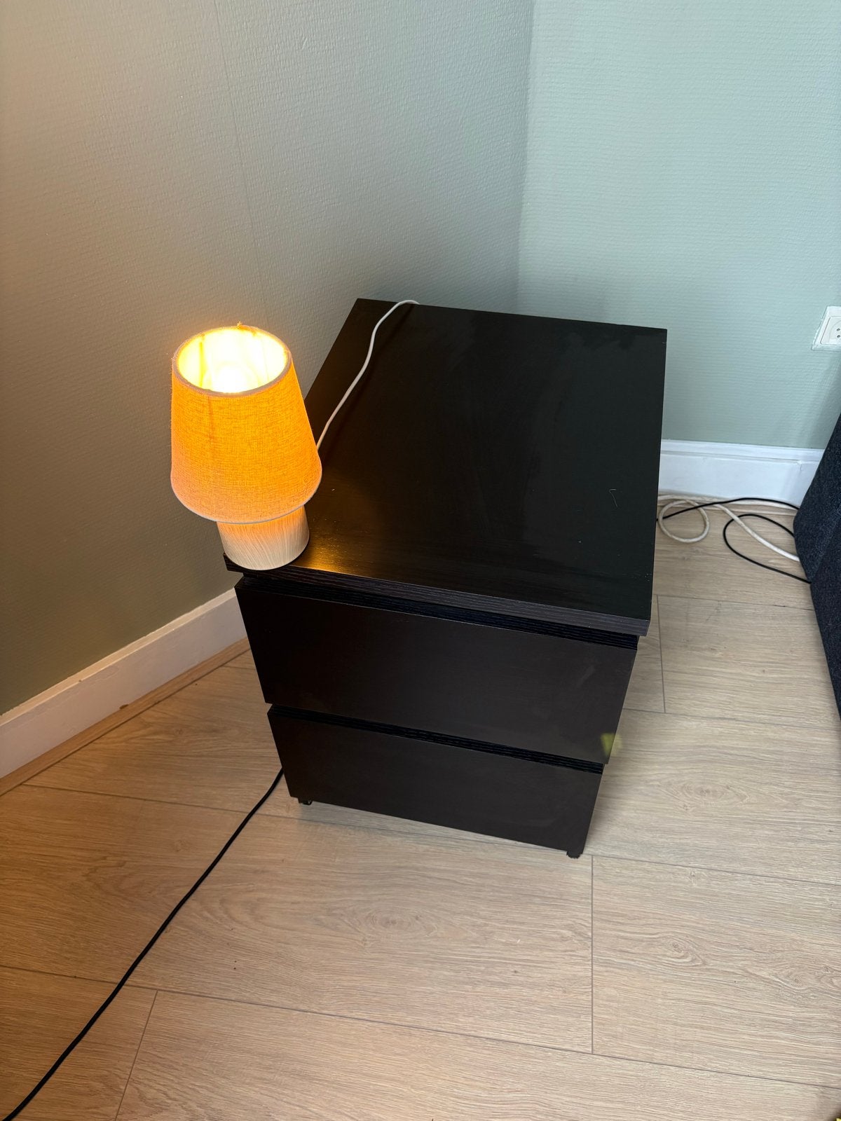Ikea Malm Ladekast / Nachtkast Zwart, Huis en Inrichting, Kasten | Ladekasten, Ophalen, Minder dan 50 cm, 1 of 2 laden, Zo goed als nieuw