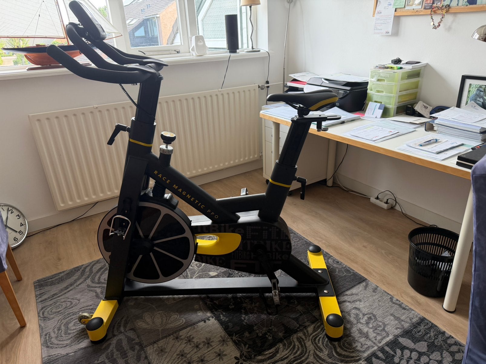 Fitbike Race Magnetic Pro + display + hartslagband, Ophalen, Zo goed als nieuw, Benen, Spinningfiets