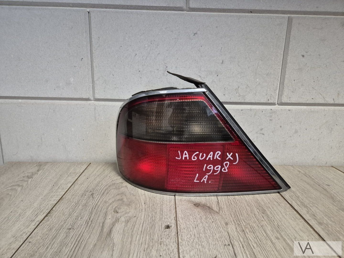 Jaguar XJ Daimler 1995 - 2003 achterlicht links chromen rand, Gebruikt, -, -, Ophalen of Verzenden
