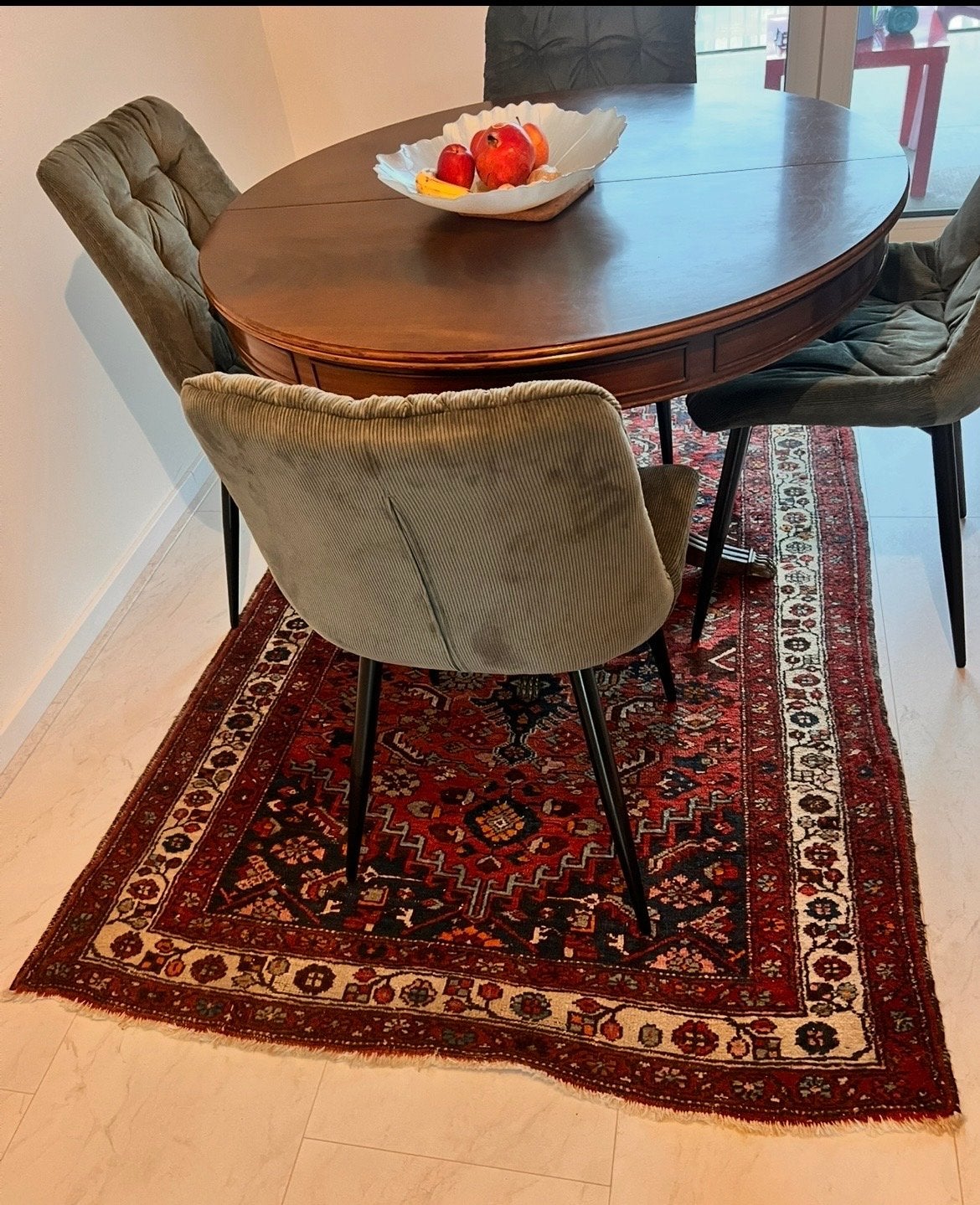 Antieke ronde eettafel met klauwpoten, Ophalen