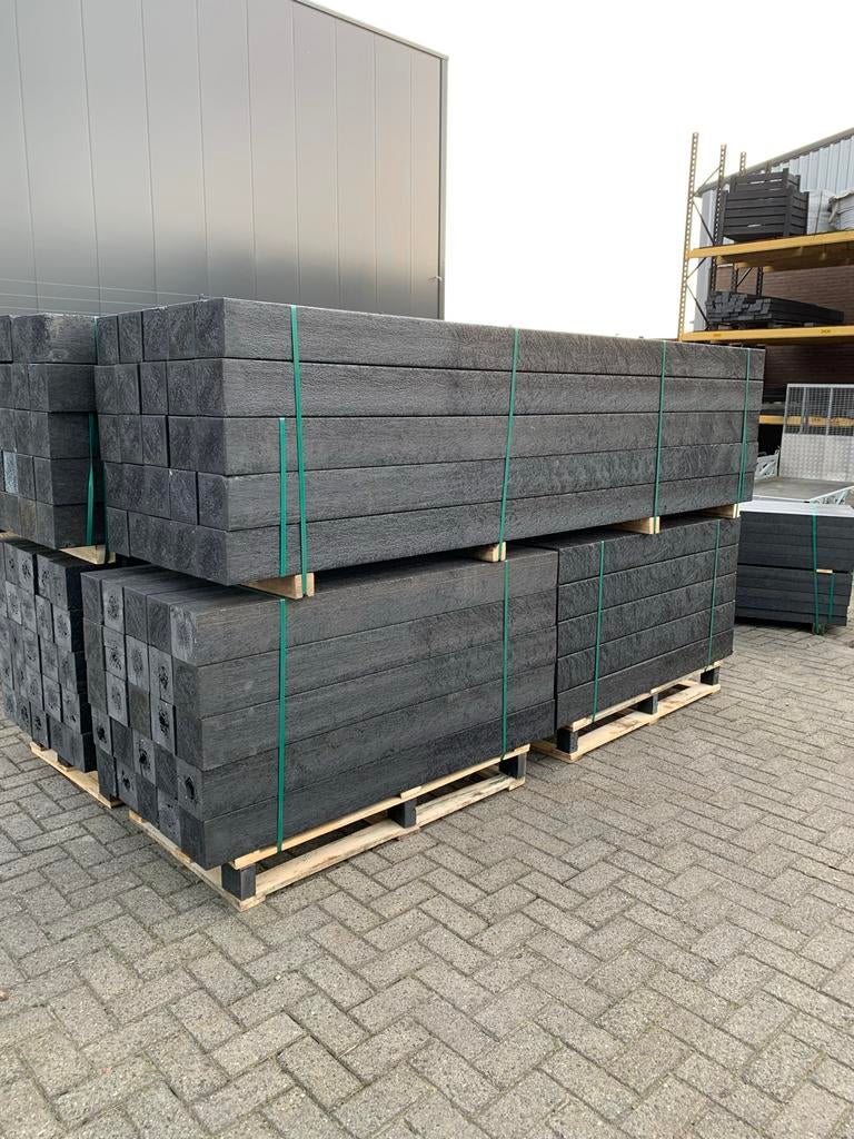 Vol kunststof balken en palen - Gerecycled & Onderhoudsvrij, Tuin en Terras, Palen, Balken en Planken, Ophalen, Nieuw, 250 cm of meer