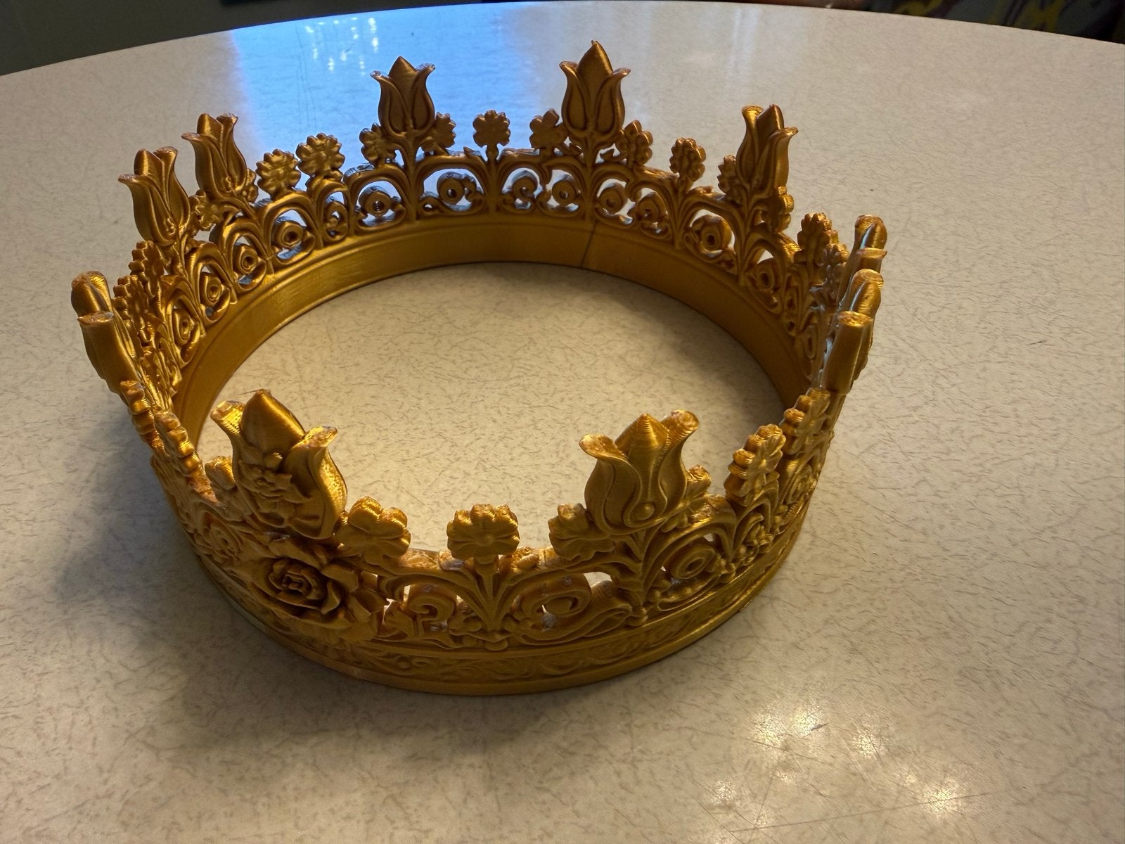 Gouden Kroon - Perfect voor Feestjes en Decoratie, Huis en Inrichting, Brocante, Nieuw, Kunststof, Ophalen of Verzenden