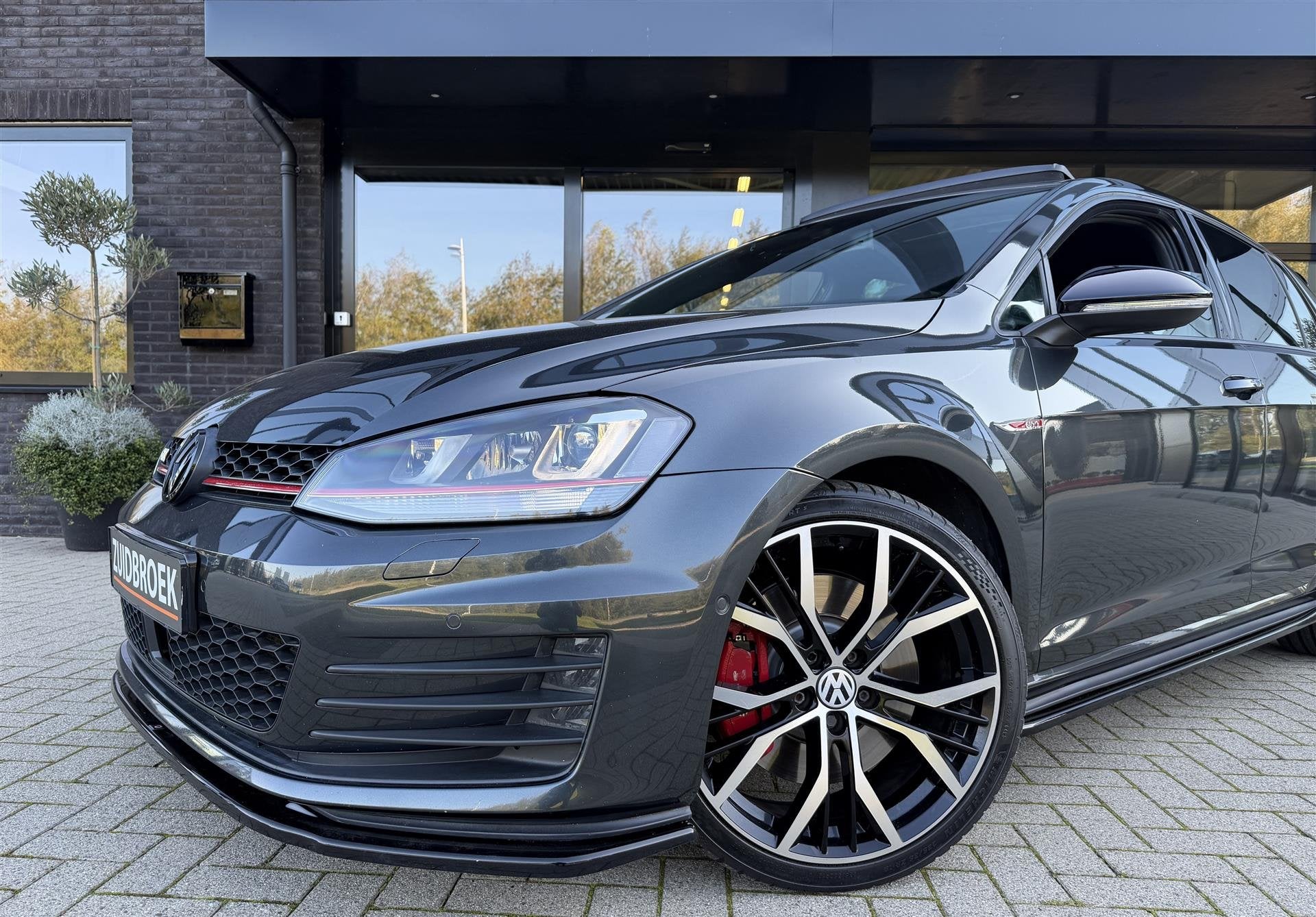 Volkswagen Golf 2.0 GTI DSG | Pano | Dynaudio | Maxton | Nav, Auto's, Gebruikt, 4 cilinders, Bedrijf, Golf