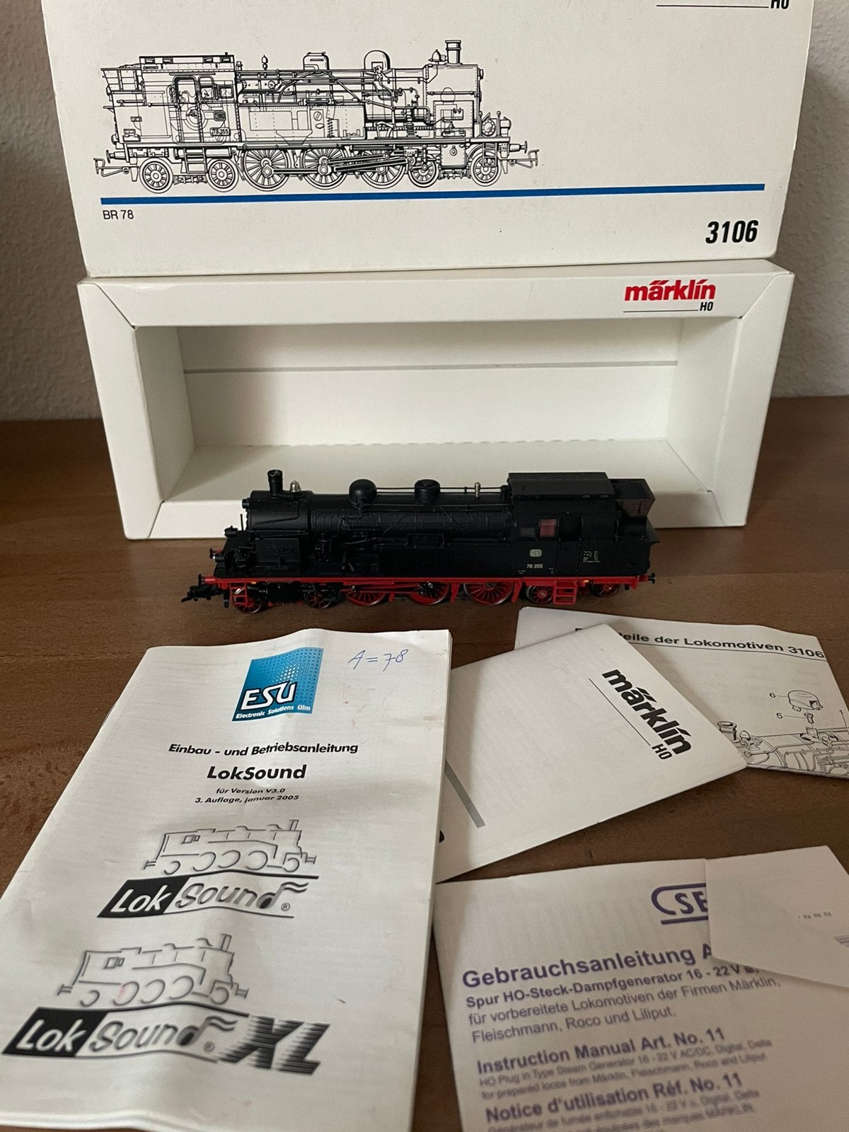 Marklin 3106 lok met 3 Roco donderbussen 74260 74261 74263, Wisselstroom, Treinset, Ophalen of Verzenden, Zo goed als nieuw