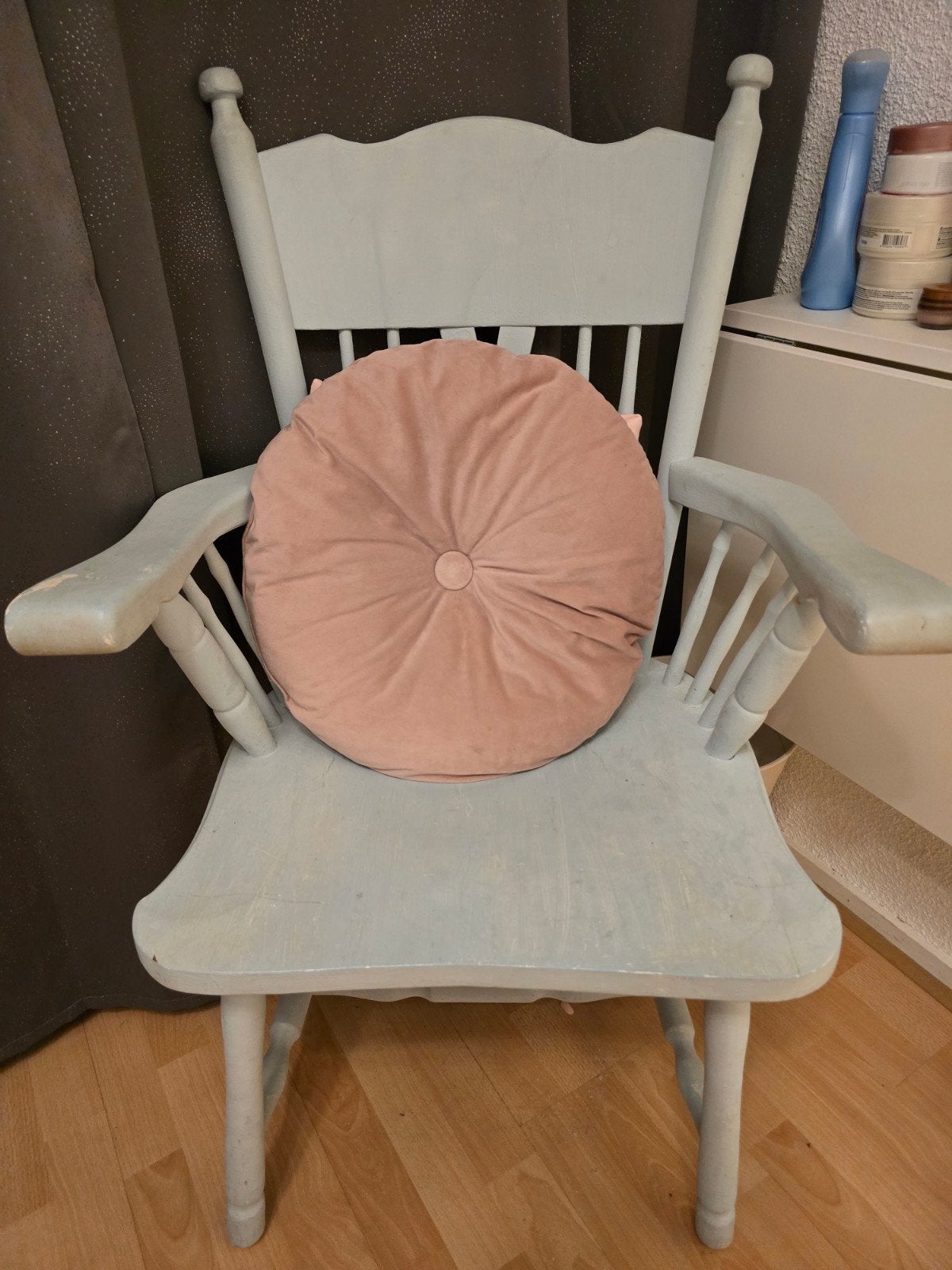Vintage houten stoel - lichtblauw met armleuningen, Ophalen, Gebruikt, Blauw, Vintage, Landelijk, Brocante