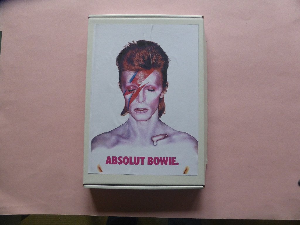 David Bowie Special doos, 2x Magazine, 4 x CD , Ophalen of Verzenden, Zo goed als nieuw, Poprock, Inclusief doosje