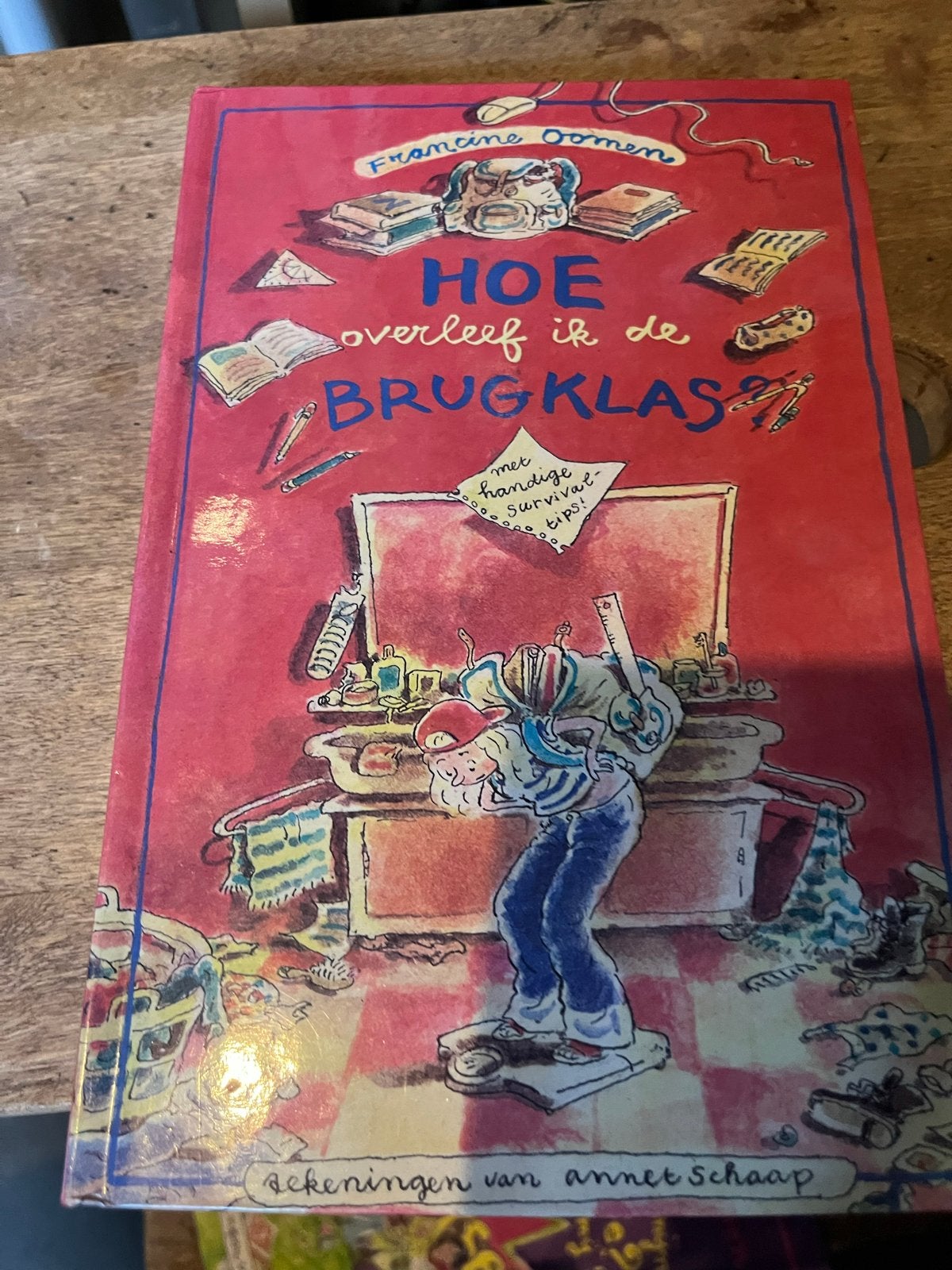 Hoe overleef ik de brugklas? - Francine Oomen, Boeken, Ophalen of Verzenden, Zo goed als nieuw, Fictie