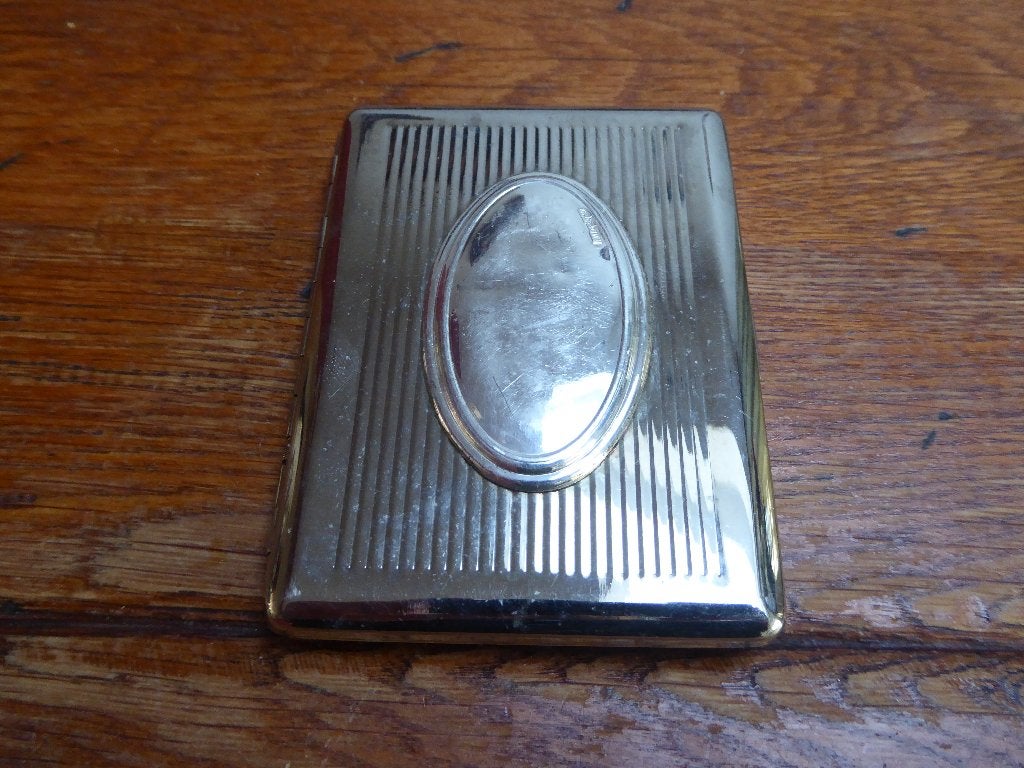 Vintage metalen sigarettendoos